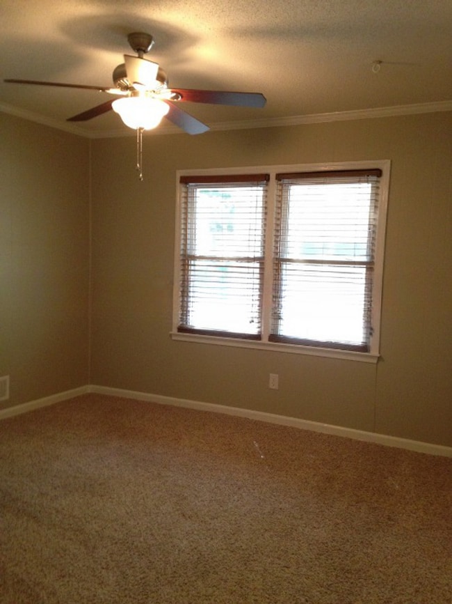 Building Photo - Beautiful Spacious Germantown Home!