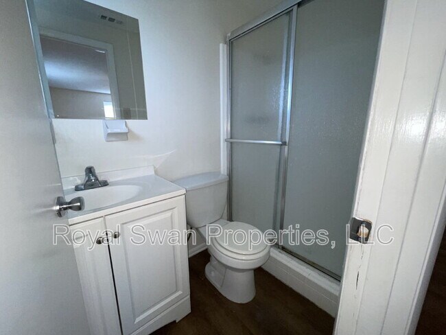 Building Photo - 303 Thornwood Way