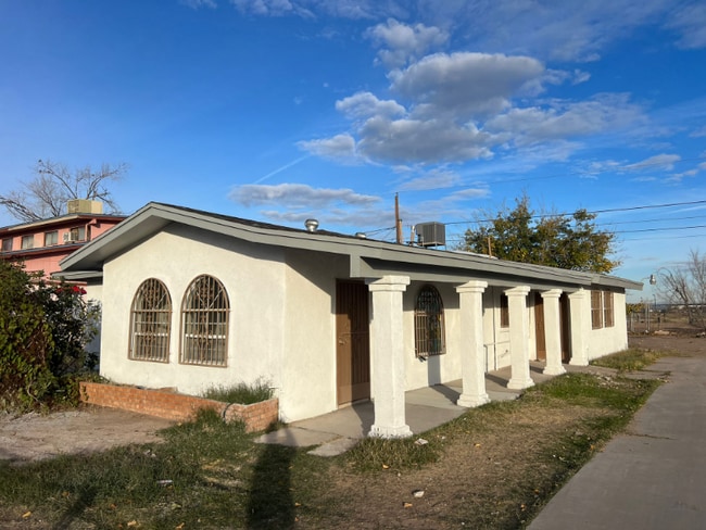 Building Photo - 241 Carnes Rd