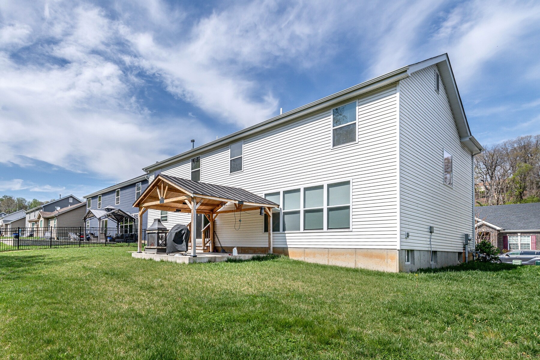 Building Photo - 732 Fox Creek Dr