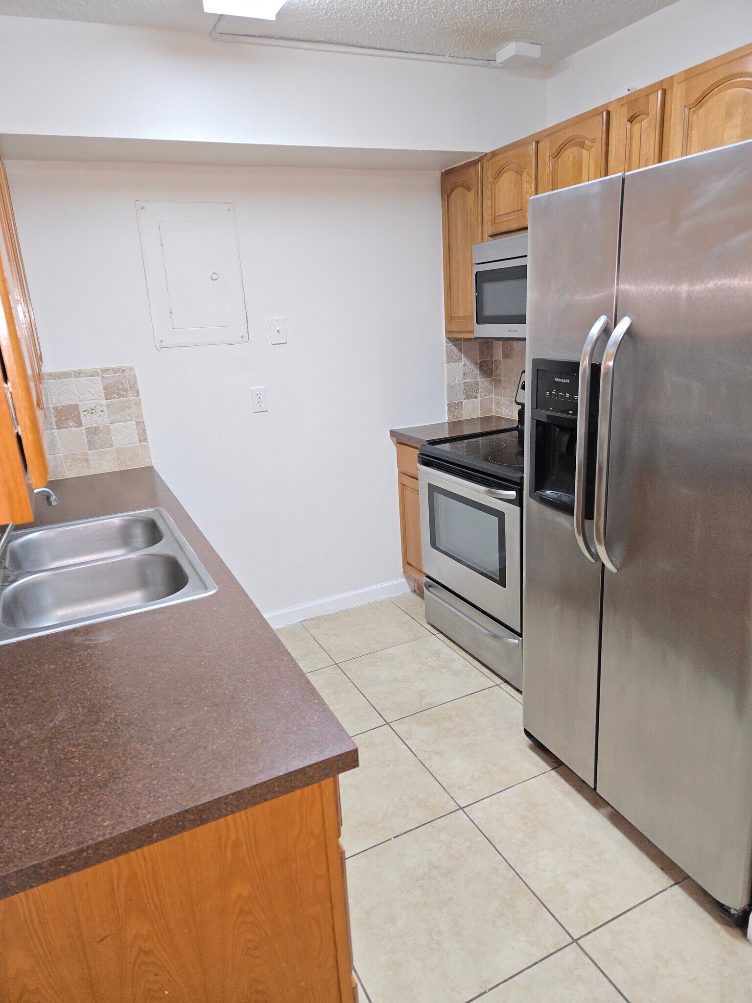 Building Photo - 8917 NW 28th Dr