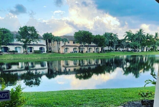 Building Photo - 8344 SW 27th St