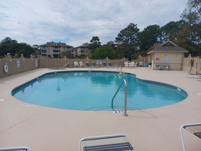 Building Photo - Available now! - 2 Bedroom, 2 Bath, 1st Fl...