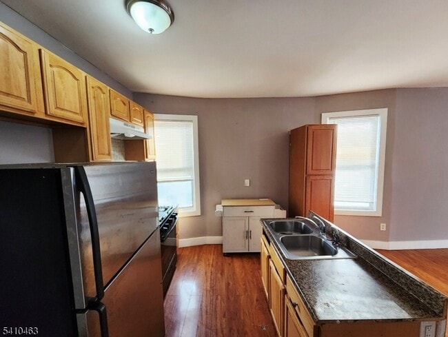 Building Photo - 146 Hollywood Ave