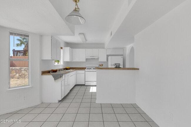 Building Photo - 12508 Setting Sun Dr