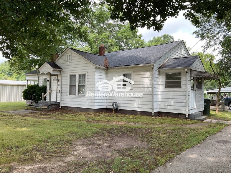 Primary Photo - 1017 N Salisbury Ave