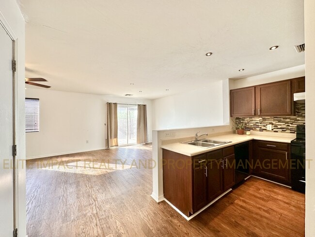 Building Photo - 5210 E Desert Straw Ln