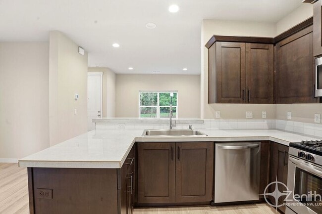 Building Photo - 18212 NE 47th Ave