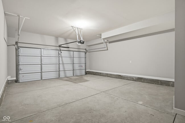 Building Photo - 420 Elite St