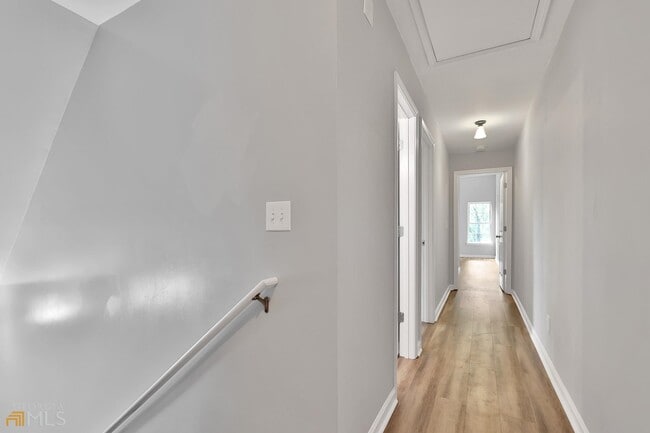 Building Photo - 528 Emily Pl NW