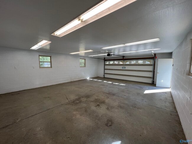 Building Photo - 23095 Kennedy Rd