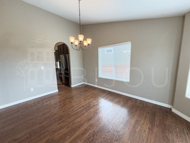 Building Photo - Large Well-Maintained Peyton Home