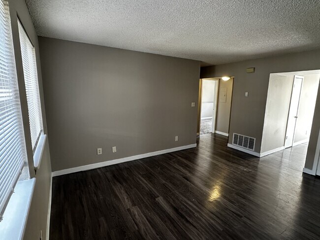 Building Photo - Available Immeditely!