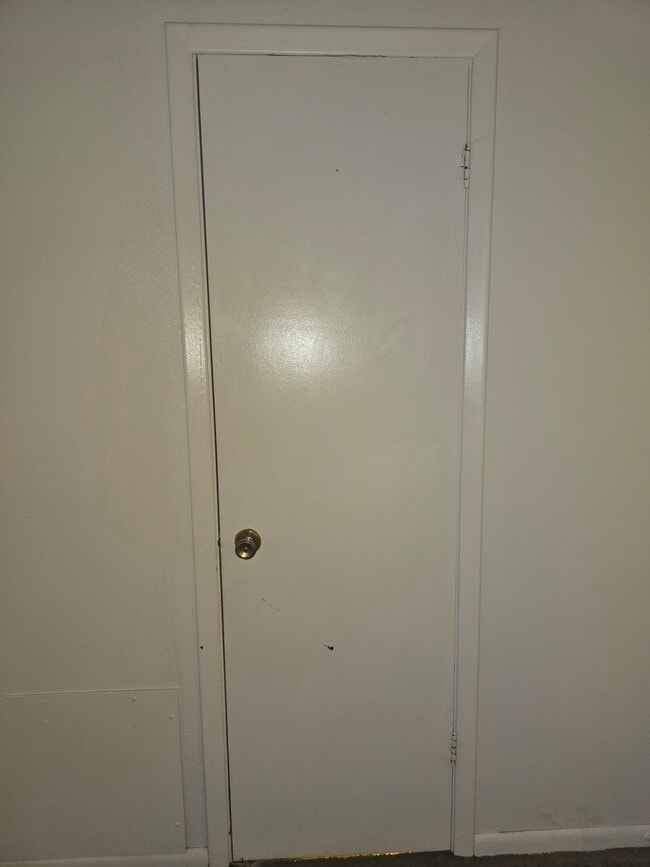 Building Photo - Lincoln unit 808