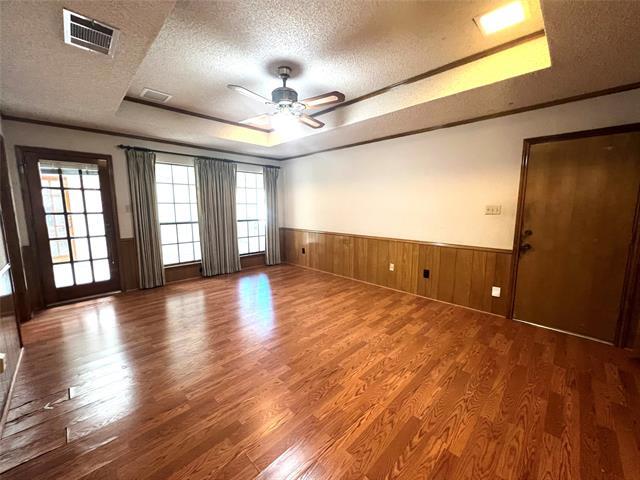 Building Photo - 1501 Willow Crest Dr