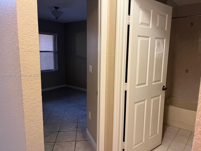 Building Photo - 4952 Tradewinds Ter