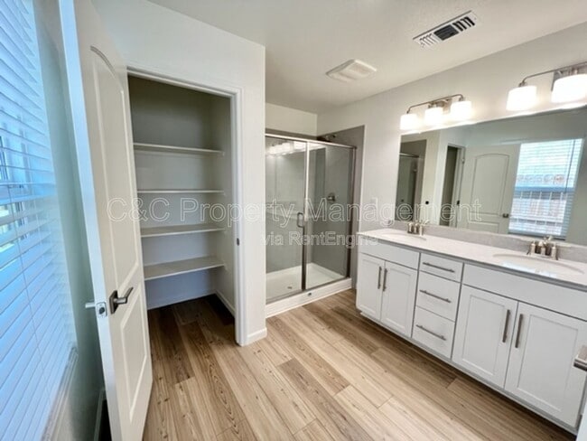 Building Photo - 6880 E Dwight Way