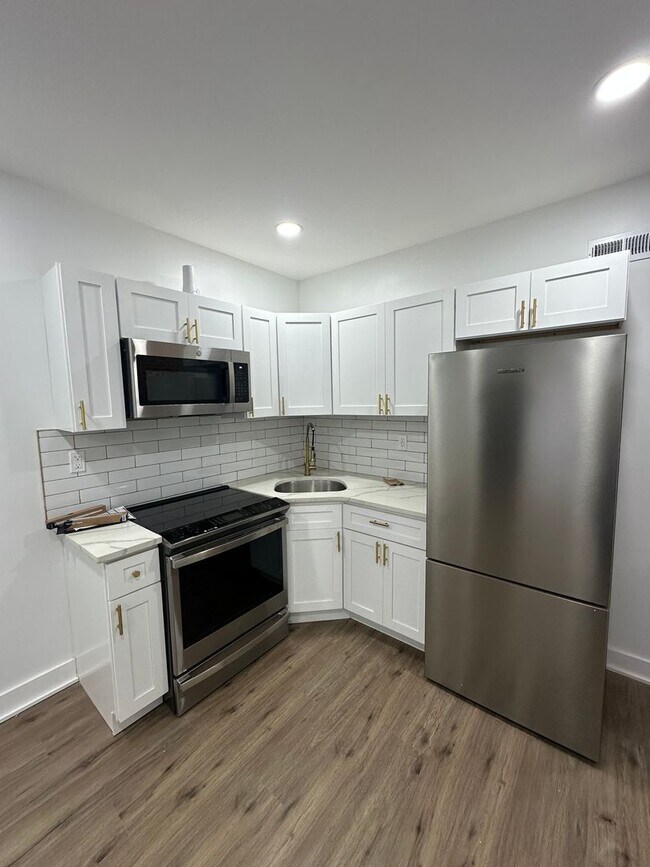 Building Photo - Fully renovated 2 Bedroom apartment. Section 8 approved