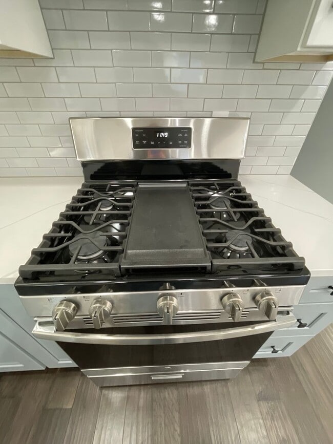 Building Photo - 409 State St