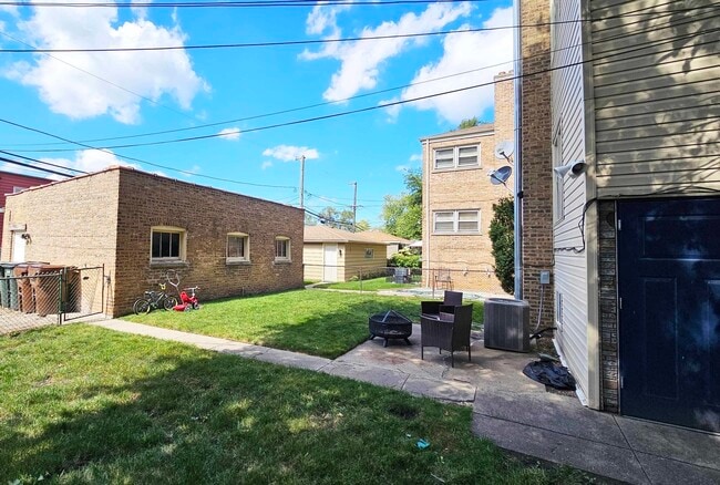 Building Photo - 8922 Skokie Blvd