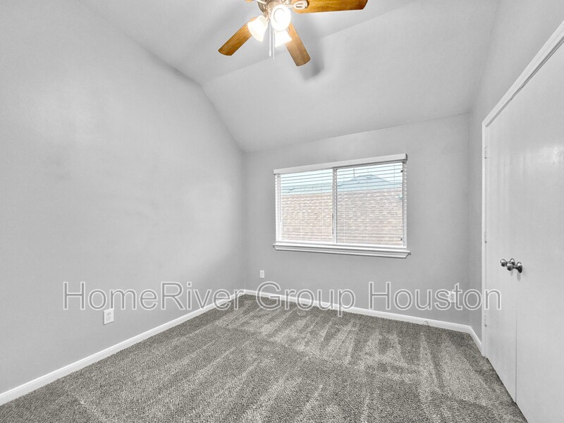 Building Photo - 835 Forest Ivy Ln