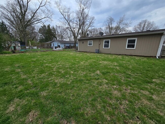Building Photo - 3 Bedroom Century Modern Home