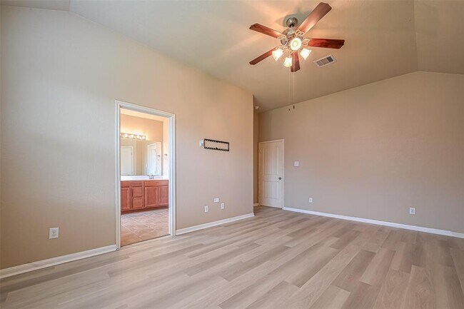 Building Photo - 18302 Red Oak Manor Ln