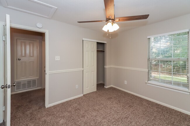 Building Photo - 160 W Golden Arrow Cir