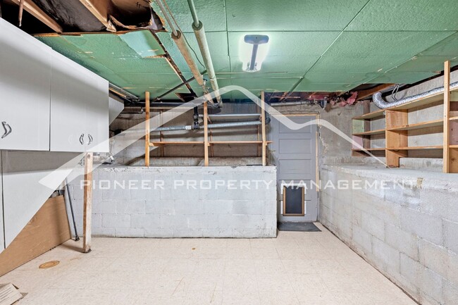 Building Photo - Updated 3-Bedroom Home with Solar, Worksho...