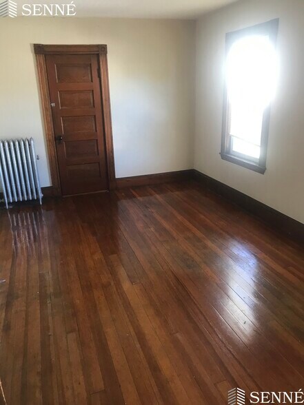 Building Photo - 19 Lovell St