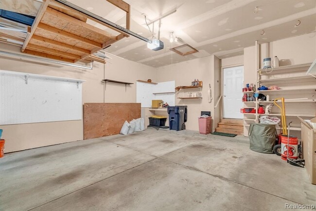 Building Photo - 42682 Park Cresent Dr