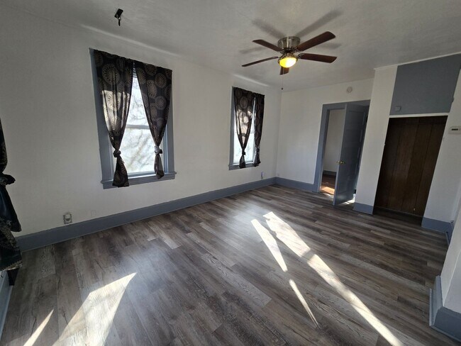 Building Photo - mad5865