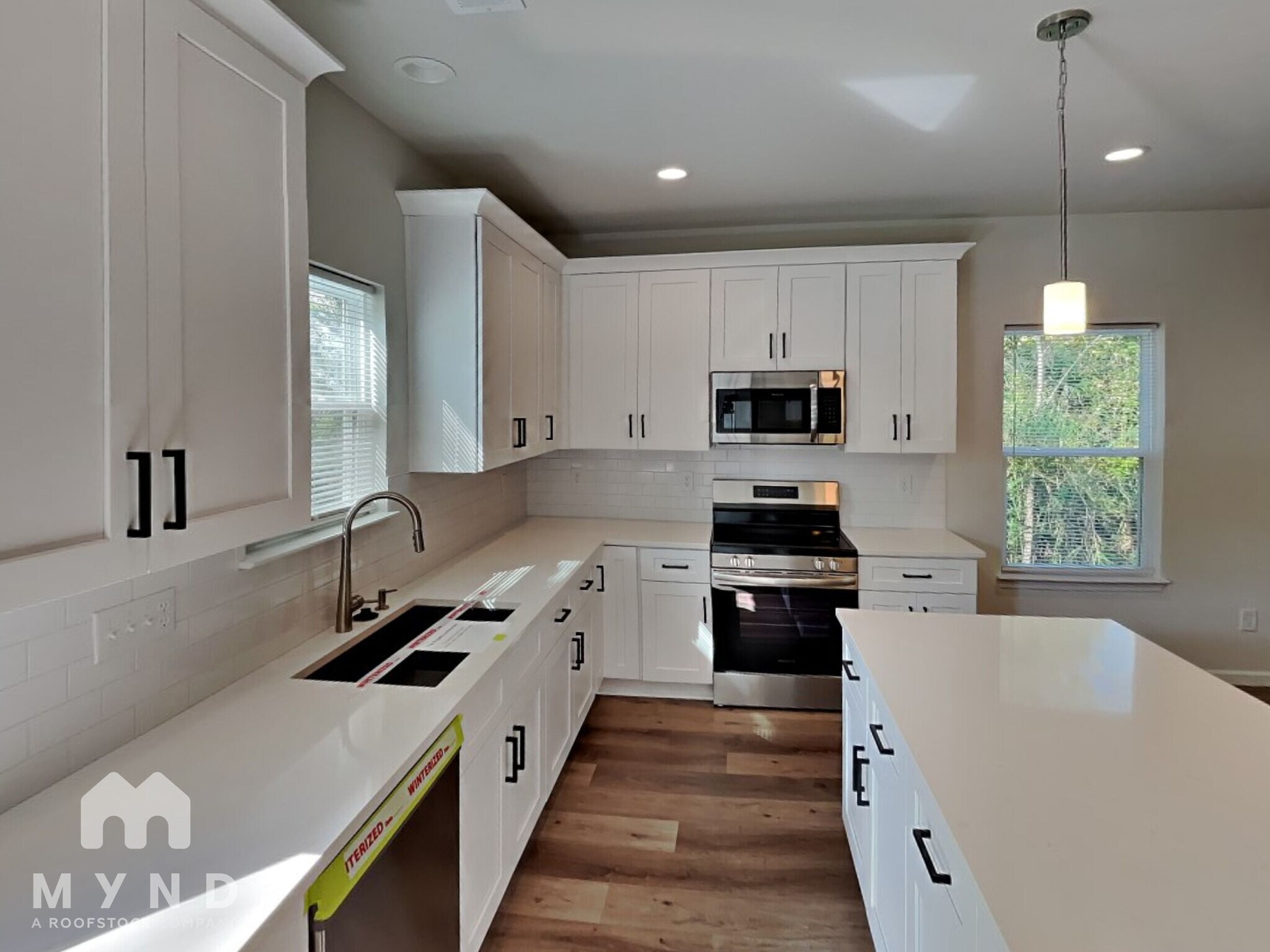 Building Photo - 218 E Boston Ave