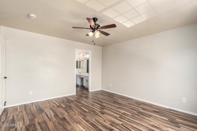 Building Photo - 5722 S 240th Dr