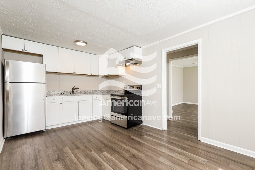 Building Photo - 3020 16th Ave SW