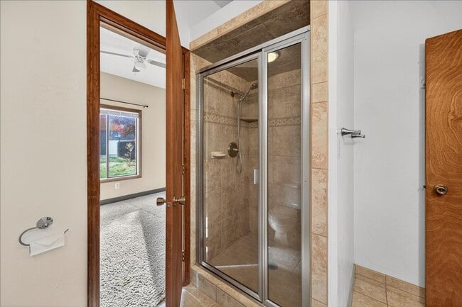 Building Photo - Spacious 4-Bedroom Home Minutes from Downt...