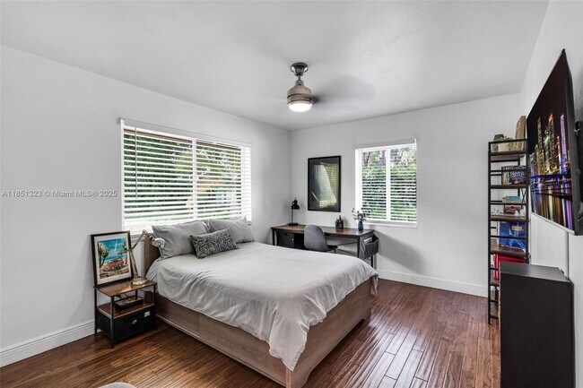 Building Photo - 12700 SW 80th Ave