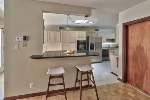 Building Photo - 713 Montclaire Dr NE