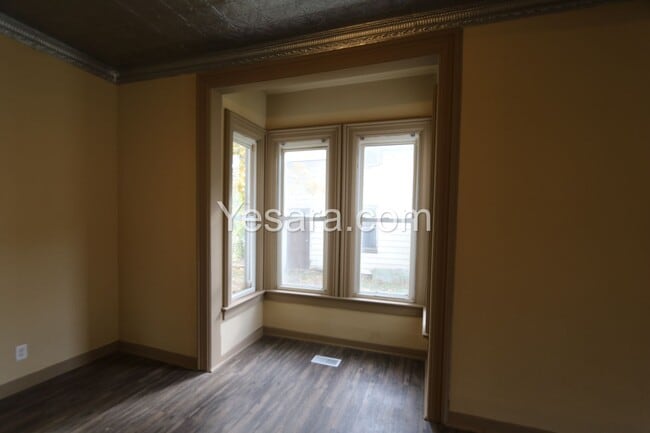 Building Photo - 2 Bedroom 2 Bath House