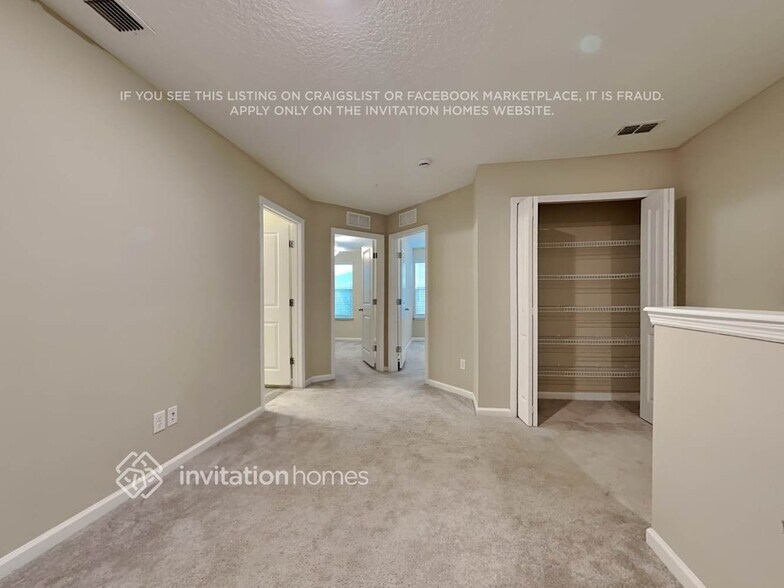 Building Photo - 1329 Grassland Ave