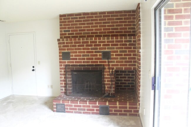 Building Photo - 1034 Blue Ridge Dr