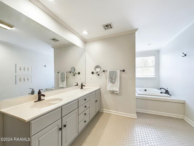 Building Photo - 68335 Taulla Dr