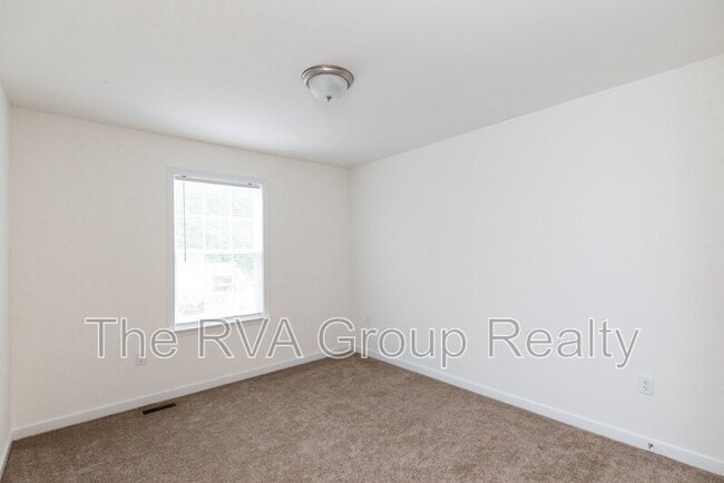 Building Photo - 5620 Moss Side Ave