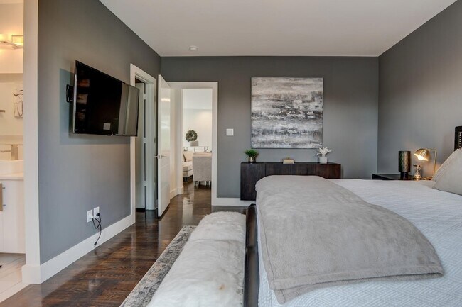 Building Photo - 5017 Milam St