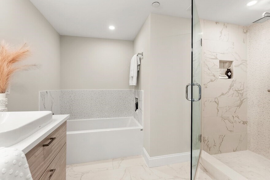 Building Photo - 771 Harrison Ave