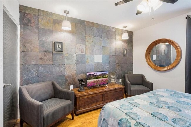 Building Photo - 1712 Pierce St