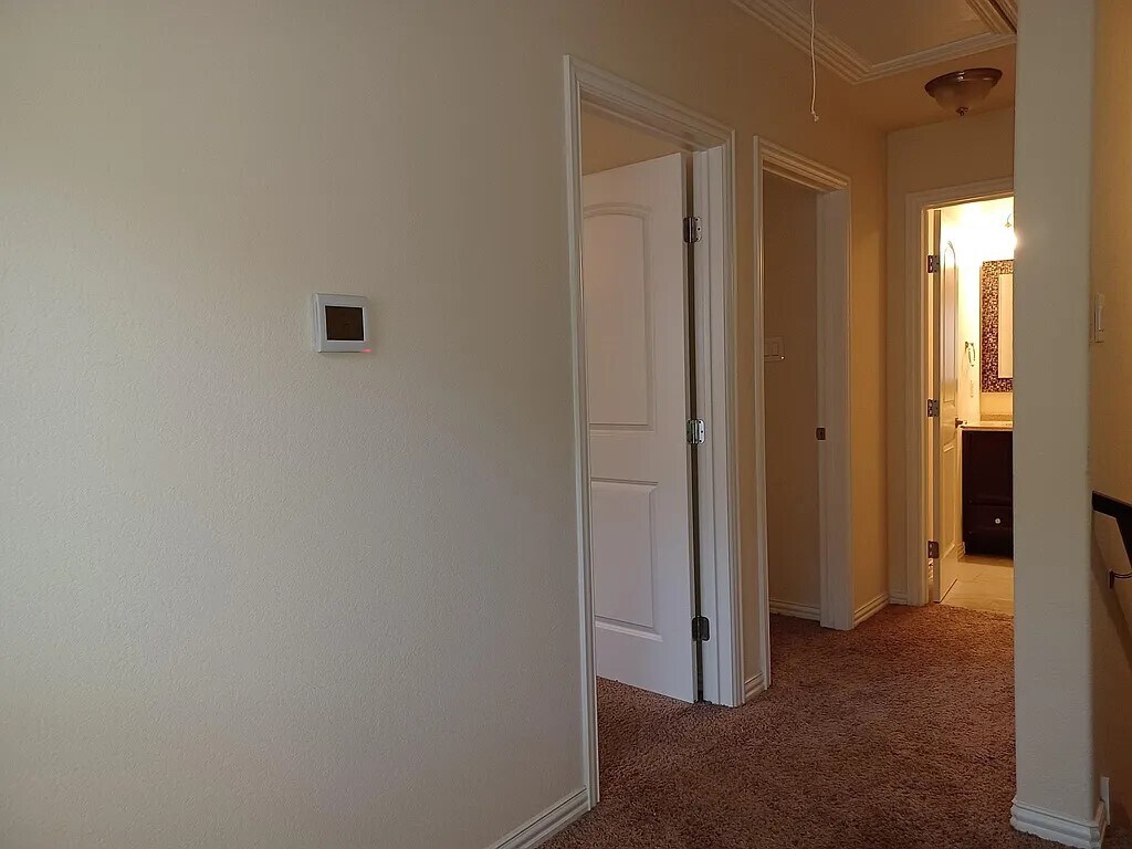 Building Photo - 326 Austin Ave