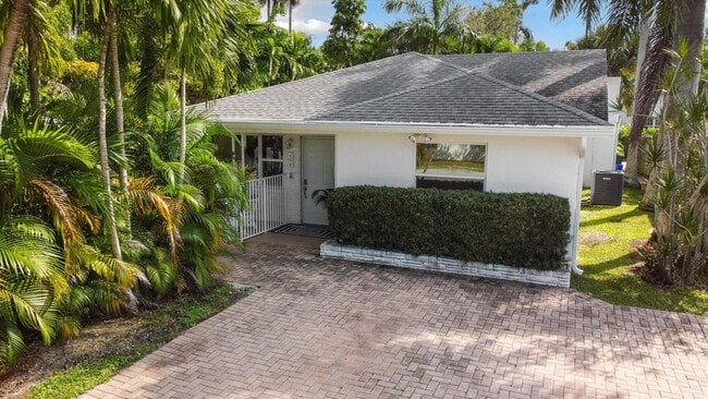 Building Photo - 202 32nd St