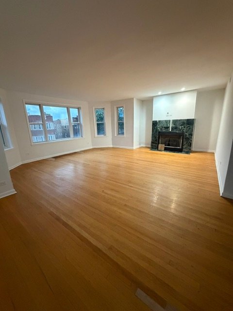 Building Photo - 6825 S Crandon Ave
