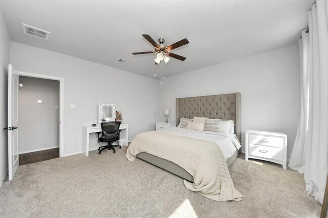 Building Photo - 5426 Clover Blossom Ln